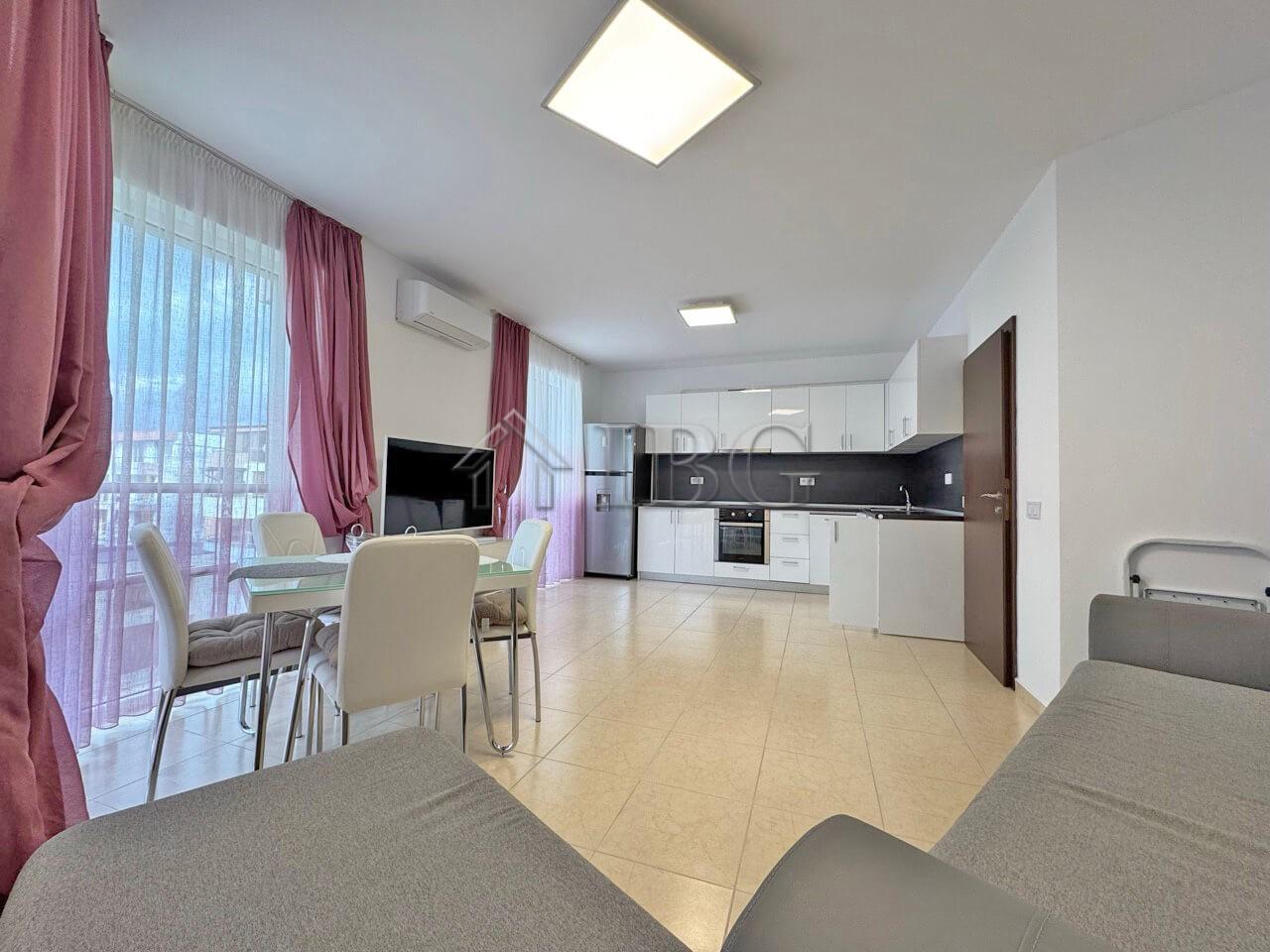 Comfortable One-Bedroom Apartment with Pool View VIP Image, Sunny Beach — Sunny Beach