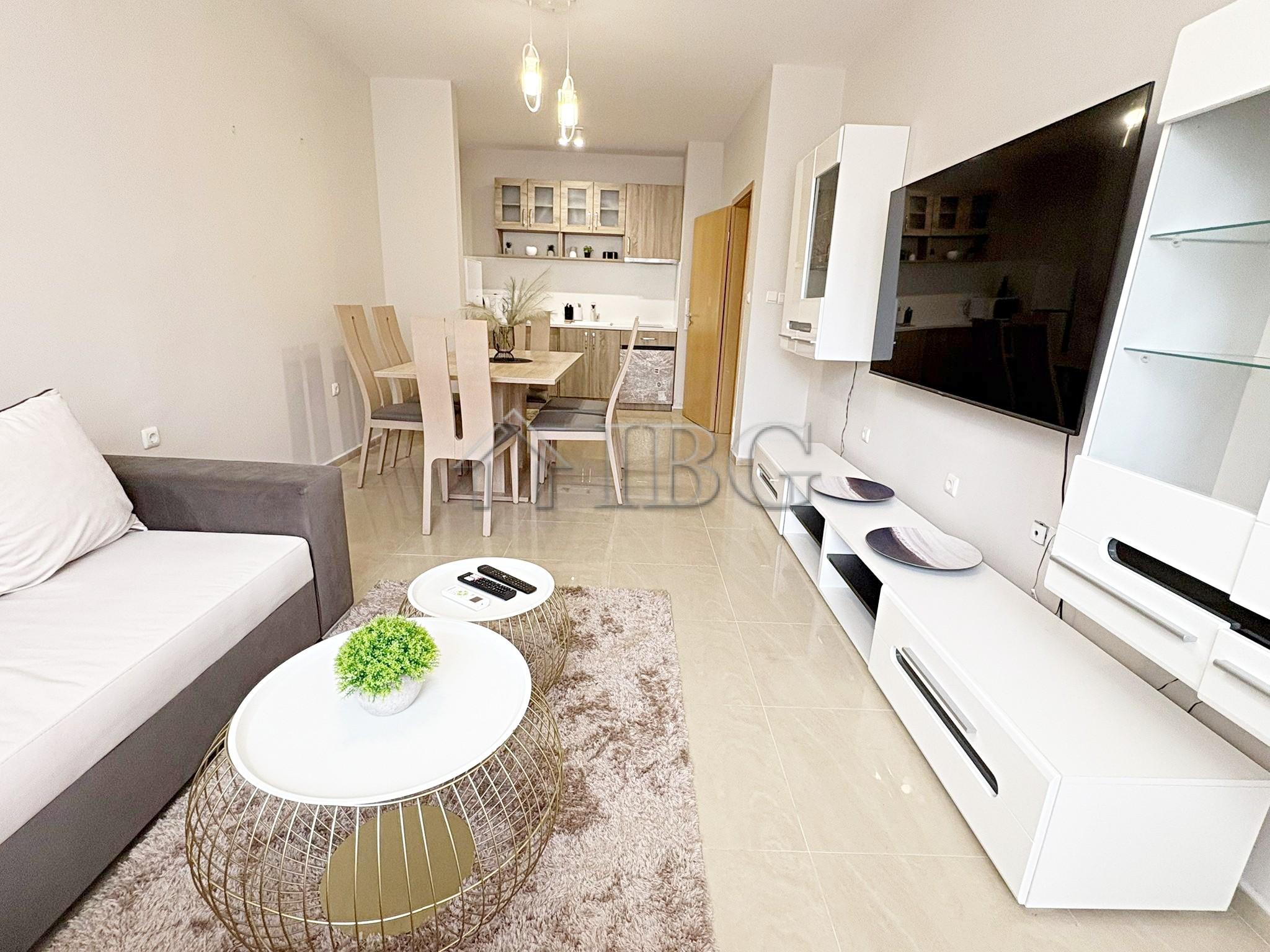 Bright and spacious one bedroom apartment with Pool View in complex Sunflower, Sunny Beach — photo 8 of 19