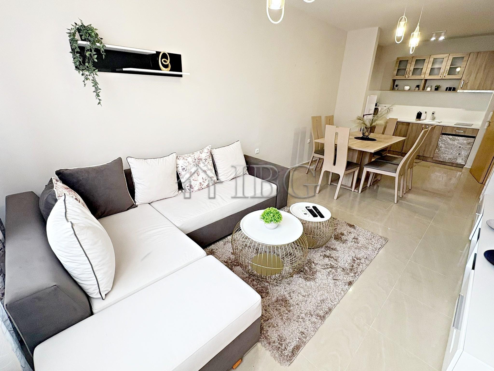 Bright and spacious one bedroom apartment with Pool View in complex Sunflower, Sunny Beach — photo 9 of 19