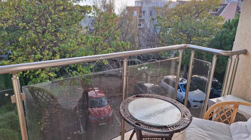 Spacious One-Bedroom Apartment in Mirni Complex, Sveti Vlas — photo 10 of 16