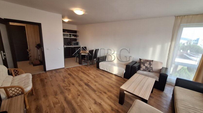 Spacious One-Bedroom Apartment in Mirni Complex, Sveti Vlas — photo 2
