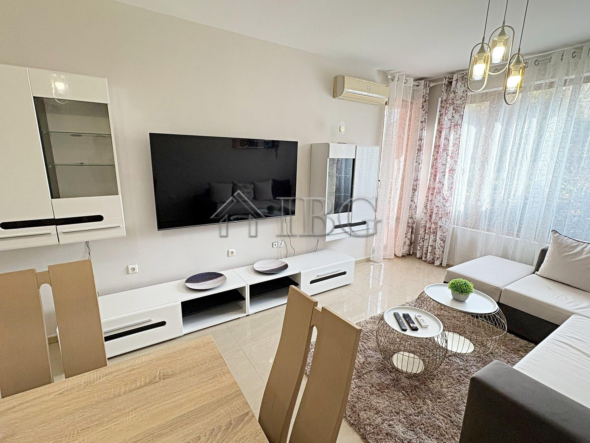 Bright and spacious one bedroom apartment with Pool View in complex Sunflower, Sunny Beach — main photo