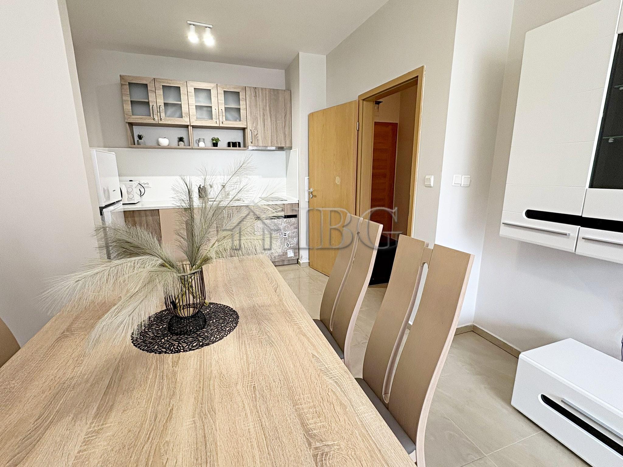 Bright and spacious one bedroom apartment with Pool View in complex Sunflower, Sunny Beach — photo 10 of 19