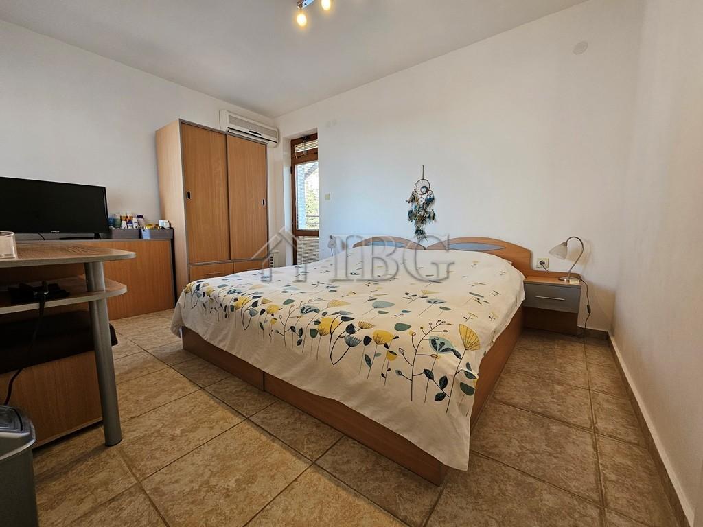 Sea view 2-bedroom apartment for sale in Complex Compass, Sveti Vlas, Dinevi Resort — photo 14 of 25