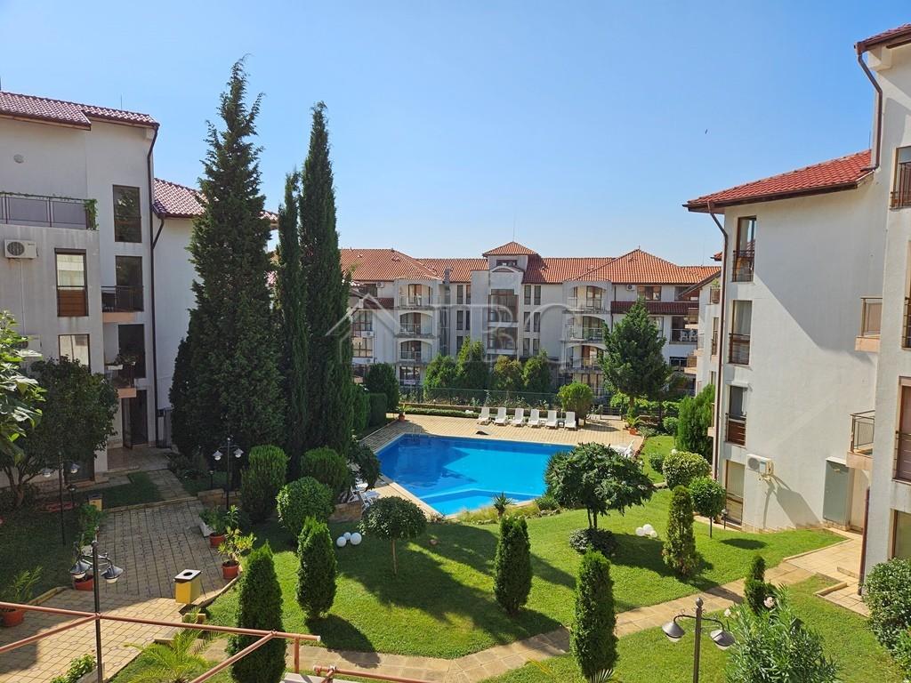 Pool view 1-bedroom apartment for sale in Complex Compass, Sveti Vlas, Dinevi Resort — Sveti Vlas