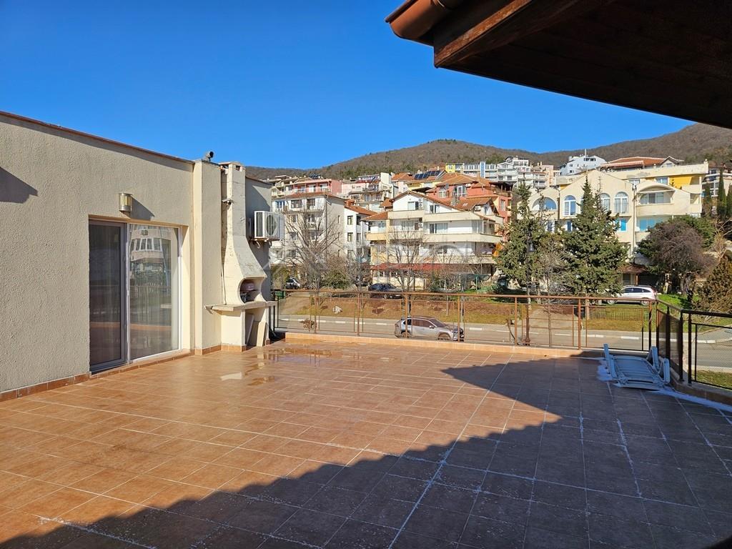 Sea view 2-bedroom apartment for sale in Complex Compass, Sveti Vlas, Dinevi Resort — photo 16 of 25