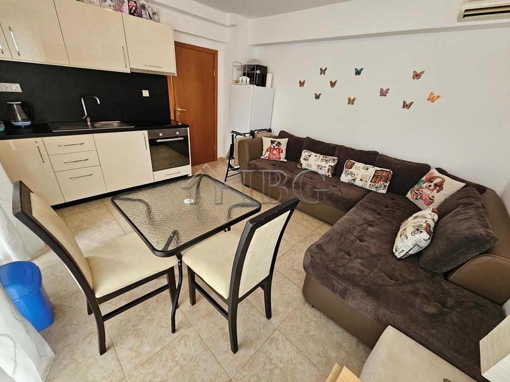 Pool view 1-bedroom apartment for sale in Complex Compass, Sveti Vlas, Dinevi Resort — photo 5
