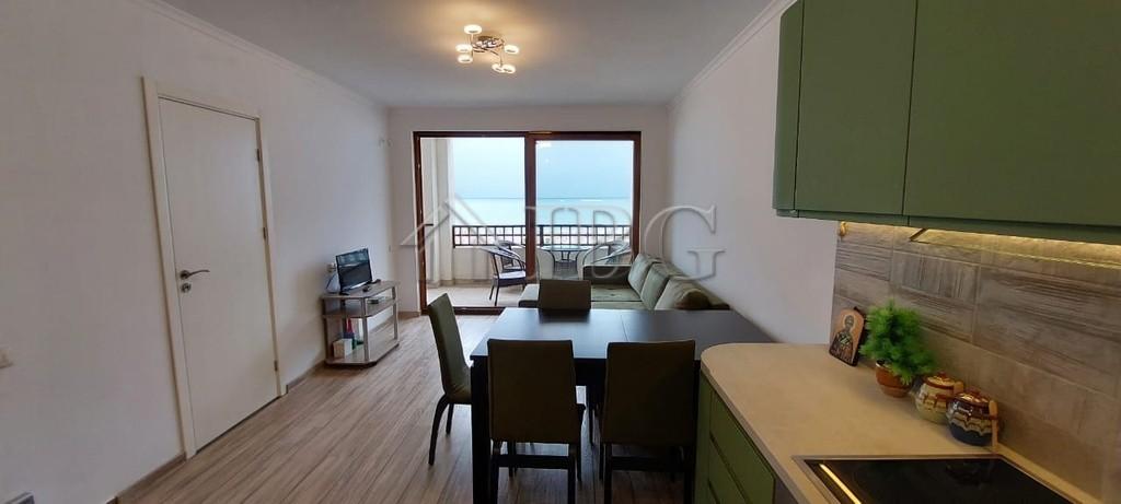 Frontal Sea & Marina View! Excellent 2-Bedroom Apartment in Arena 1, Sveti Vlas First Line — photo 5 of 19