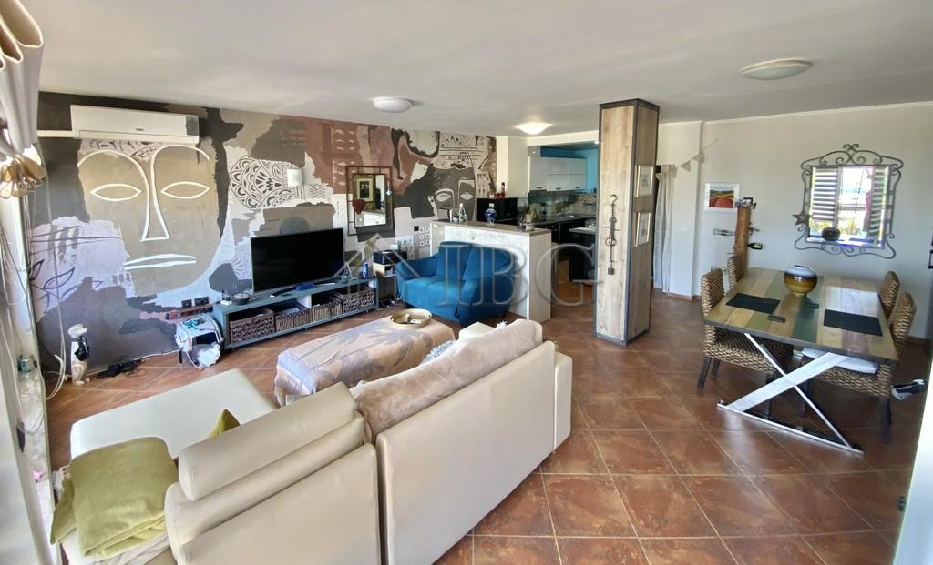 Sea View apartment with 3 bedrooms and 2 bathrooms in Sveti Vlas, no maintenance fee — photo 7 of 25