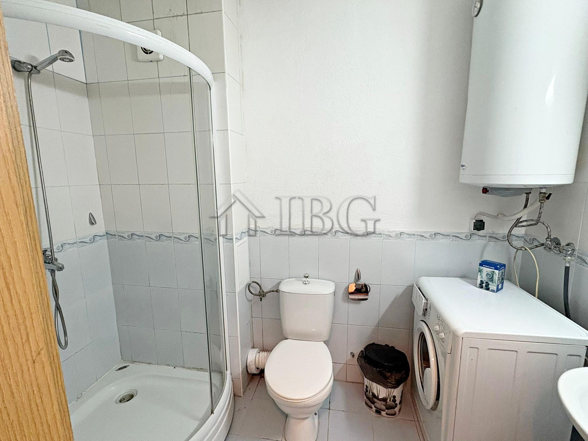 Bright and spacious one bedroom apartment with Pool View in complex Sunflower, Sunny Beach — photo 16 of 19