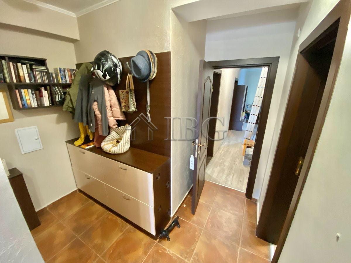 Sea View apartment with 3 bedrooms and 2 bathrooms in Sveti Vlas, no maintenance fee — photo 18 of 25