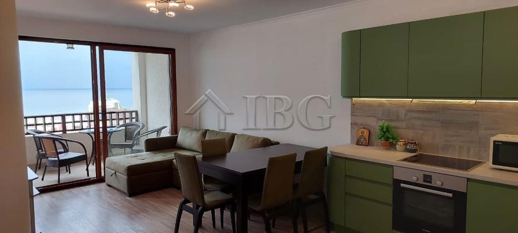 Frontal Sea & Marina View! Excellent 2-Bedroom Apartment in Arena 1, Sveti Vlas First Line — photo 7 of 19