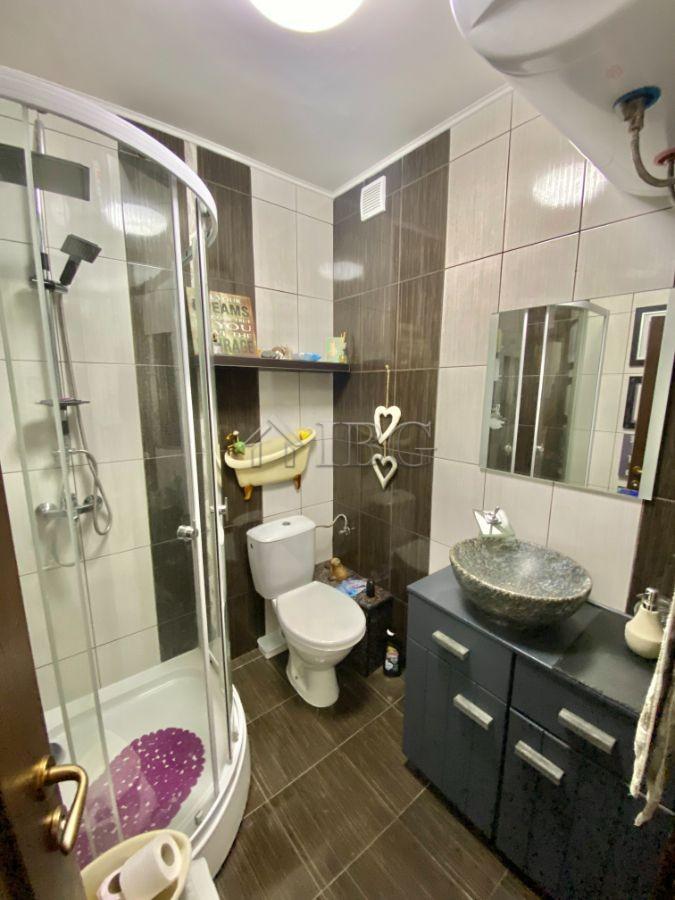 Sea View apartment with 3 bedrooms and 2 bathrooms in Sveti Vlas, no maintenance fee — photo 20 of 25