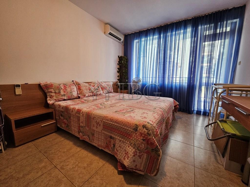 Pool view 1-bedroom apartment for sale in Complex Compass, Sveti Vlas, Dinevi Resort — photo 12 of 20