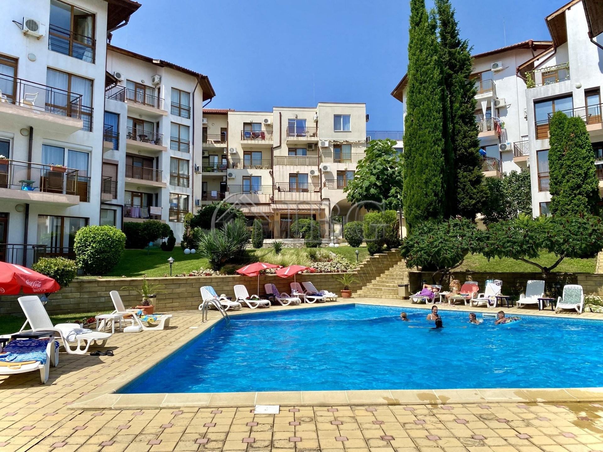 Pool view 1-bedroom apartment for sale in Complex Compass, Sveti Vlas, Dinevi Resort — photo 19 of 20