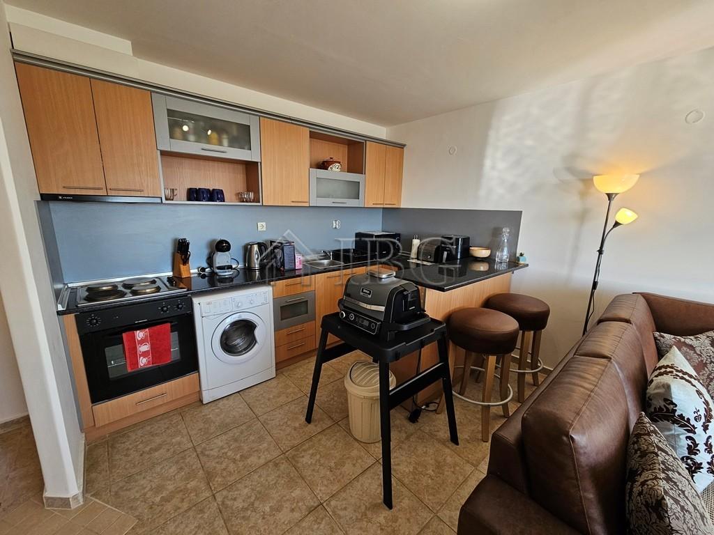 Sea view 2-bedroom apartment for sale in Complex Compass, Sveti Vlas, Dinevi Resort — photo 5