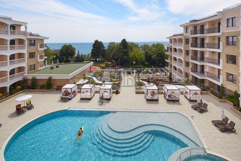 Beachfront 1-Bedroom Apartment Valencia Gardens, Nessebar — photo 4 of 18