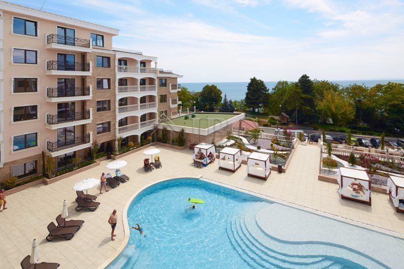 Beachfront 1-Bedroom Apartment Valencia Gardens, Nessebar — photo 5 of 18