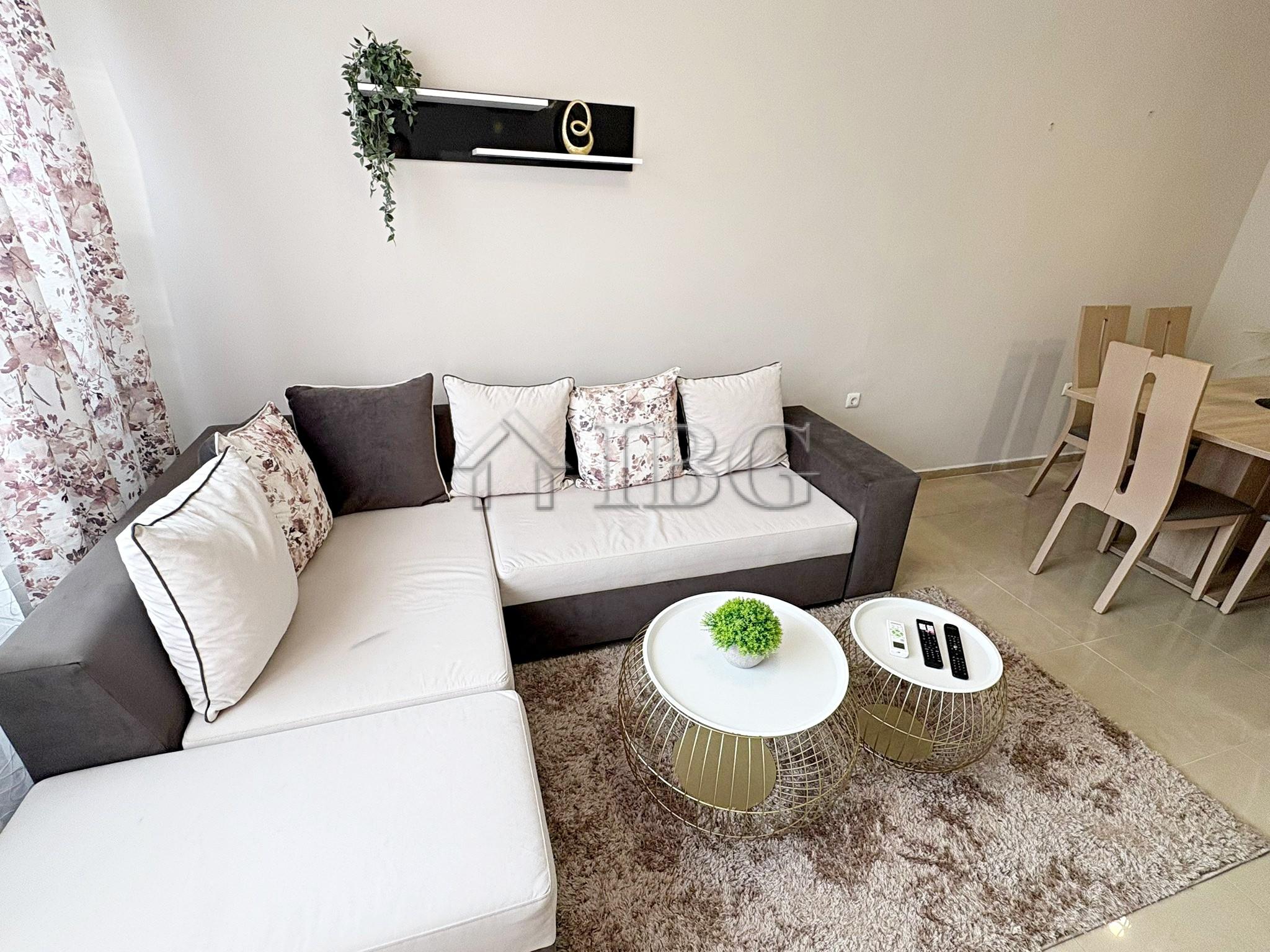 Bright and spacious one bedroom apartment with Pool View in complex Sunflower, Sunny Beach — photo 7 of 19