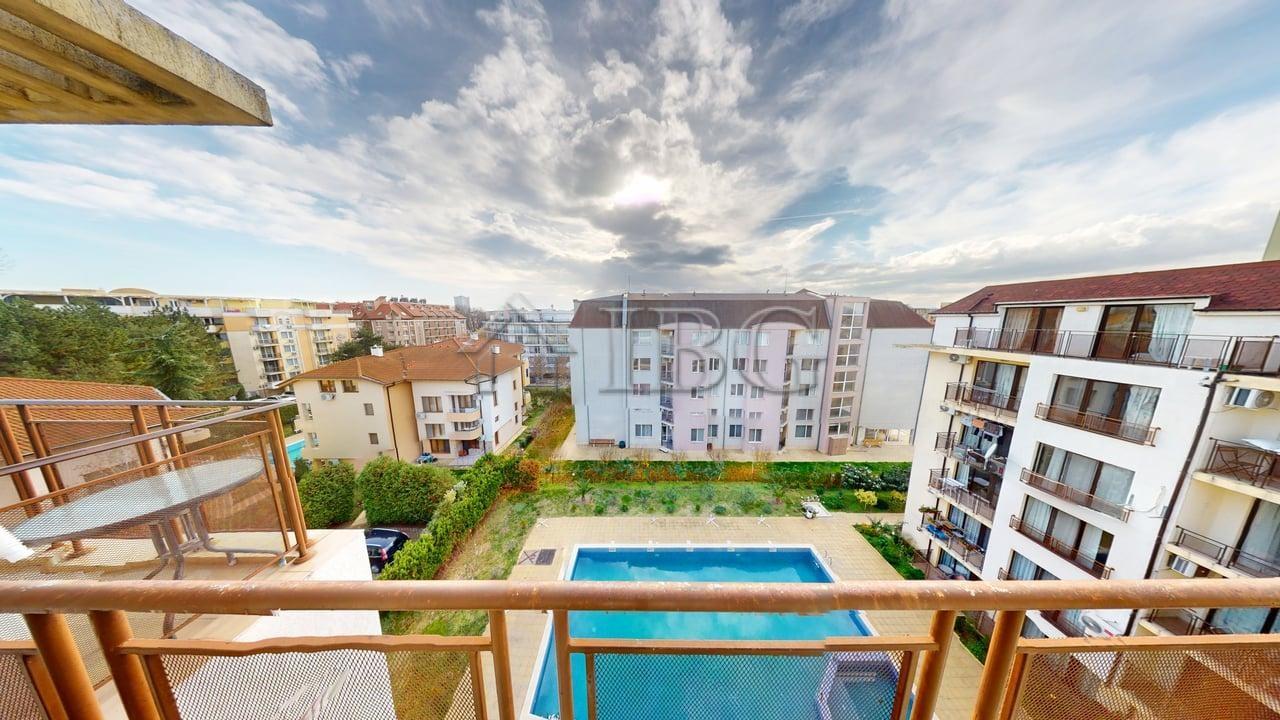 Pool view One bedroom apartment with 2 Bathrooms Amber Beach Complex, Sunny Beach — photo 3