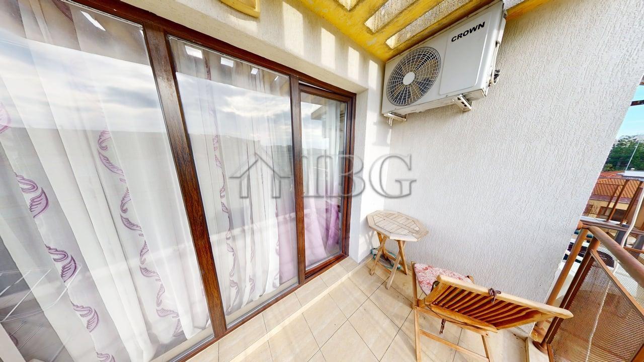 Pool view One bedroom apartment with 2 Bathrooms Amber Beach Complex, Sunny Beach — photo 22 of 25