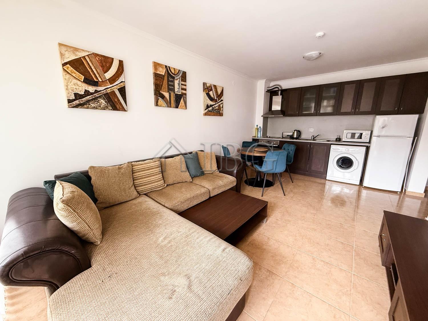Furnished One-Bedroom Apartment Arena 1, Sveti Vlas - First Line to the Sea — photo 9 of 25