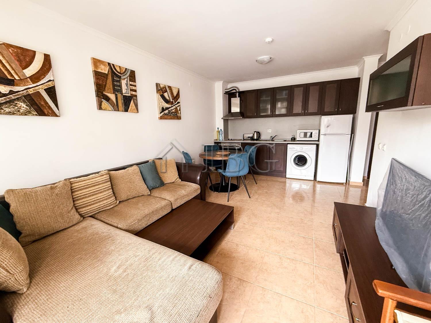Furnished One-Bedroom Apartment Arena 1, Sveti Vlas - First Line to the Sea — photo 11 of 25