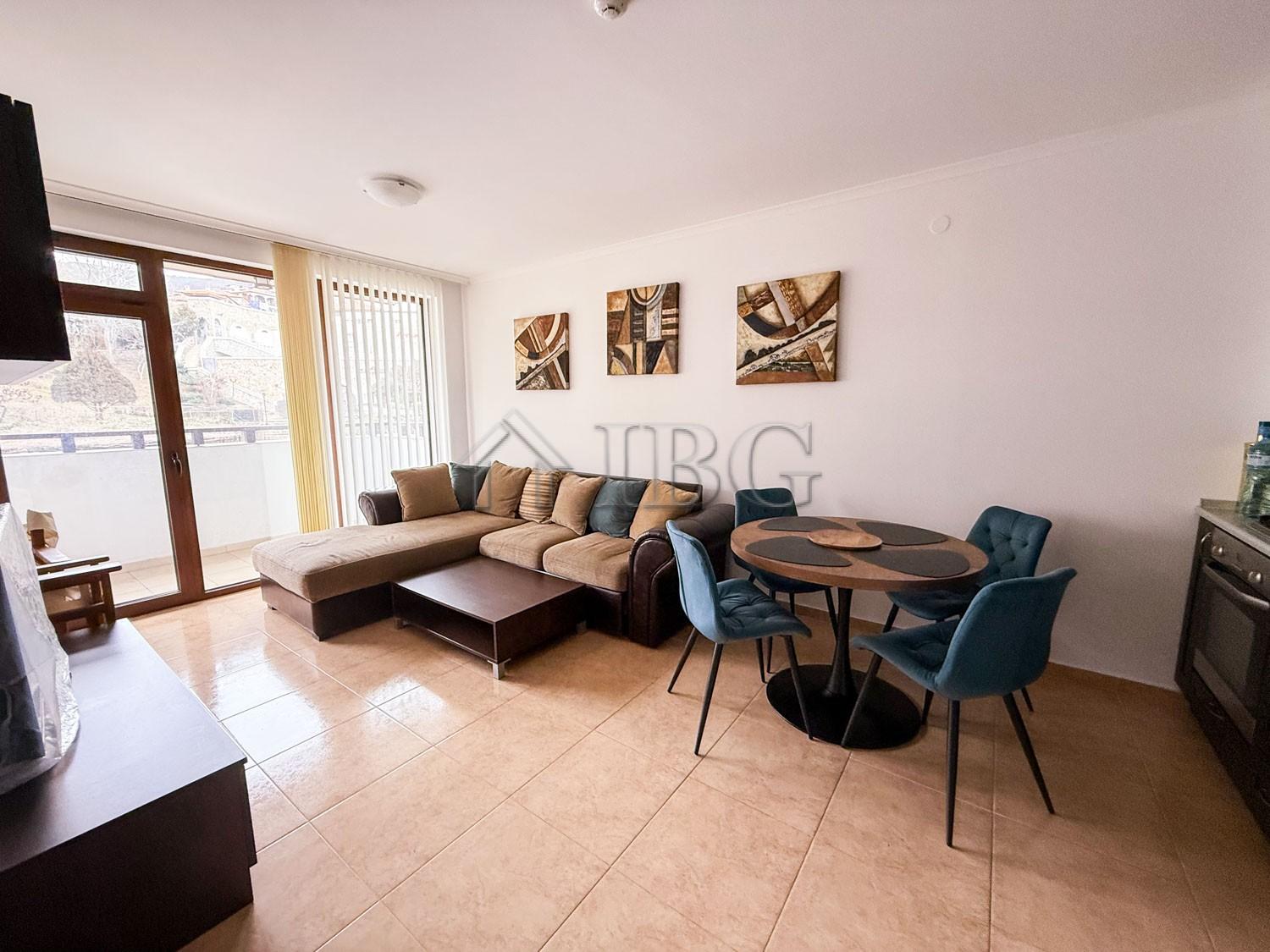 Furnished One-Bedroom Apartment Arena 1, Sveti Vlas - First Line to the Sea — photo 3