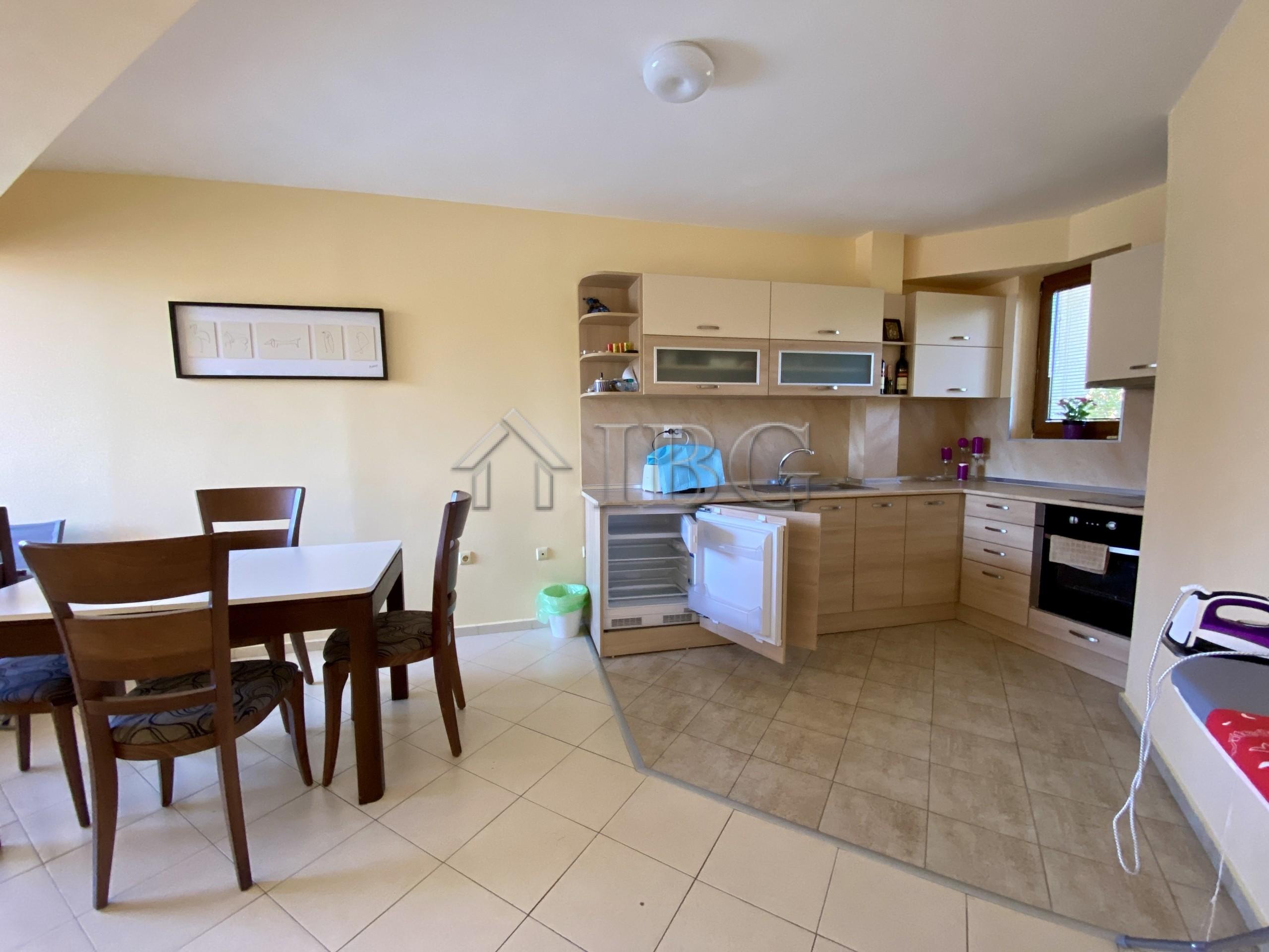 Bright and spacious One Bedroom apartment with pool view in Chateau Del Mar, Sunny Beach — photo 3
