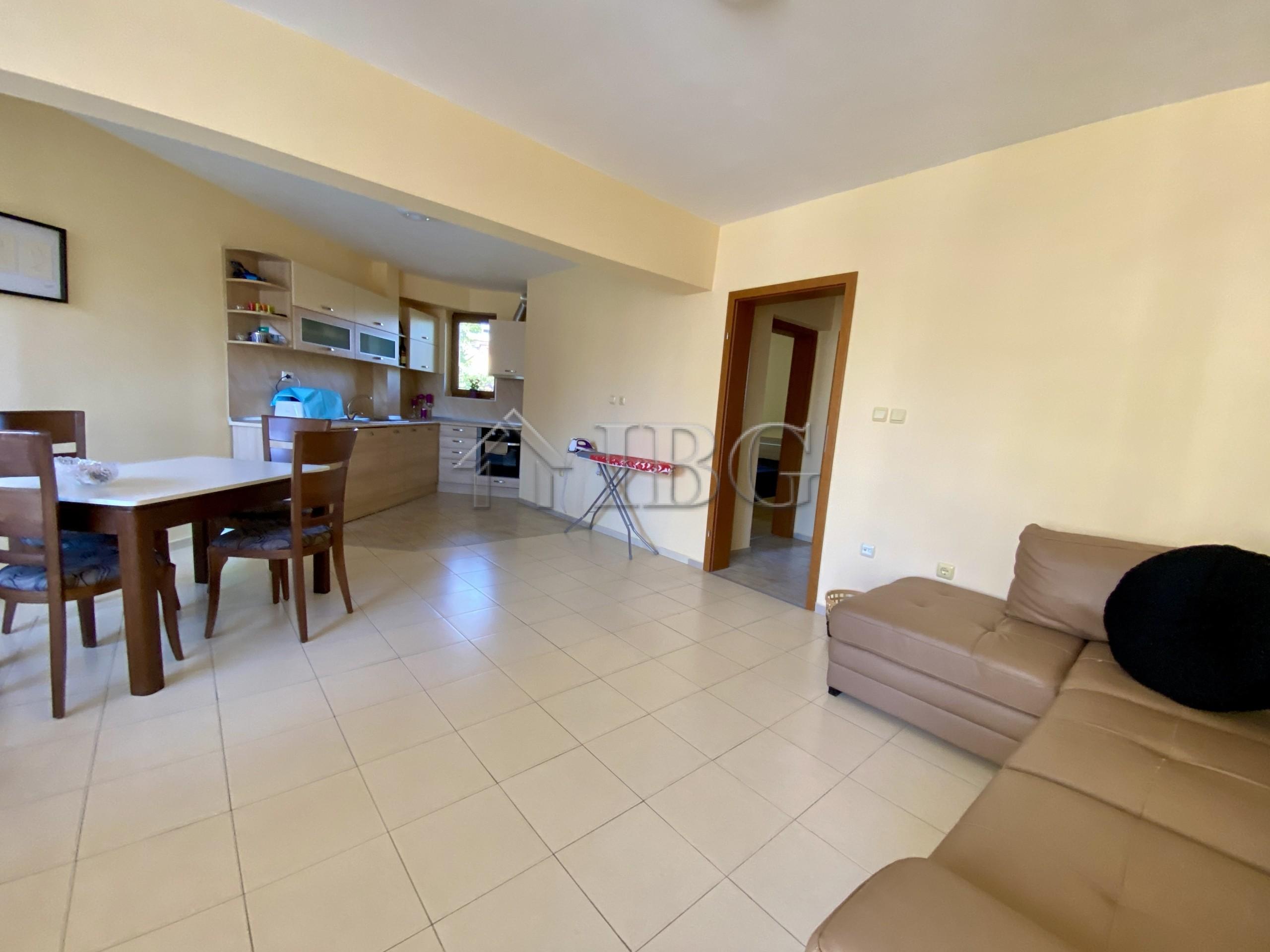 Bright and spacious One Bedroom apartment with pool view in Chateau Del Mar, Sunny Beach — photo 15 of 25