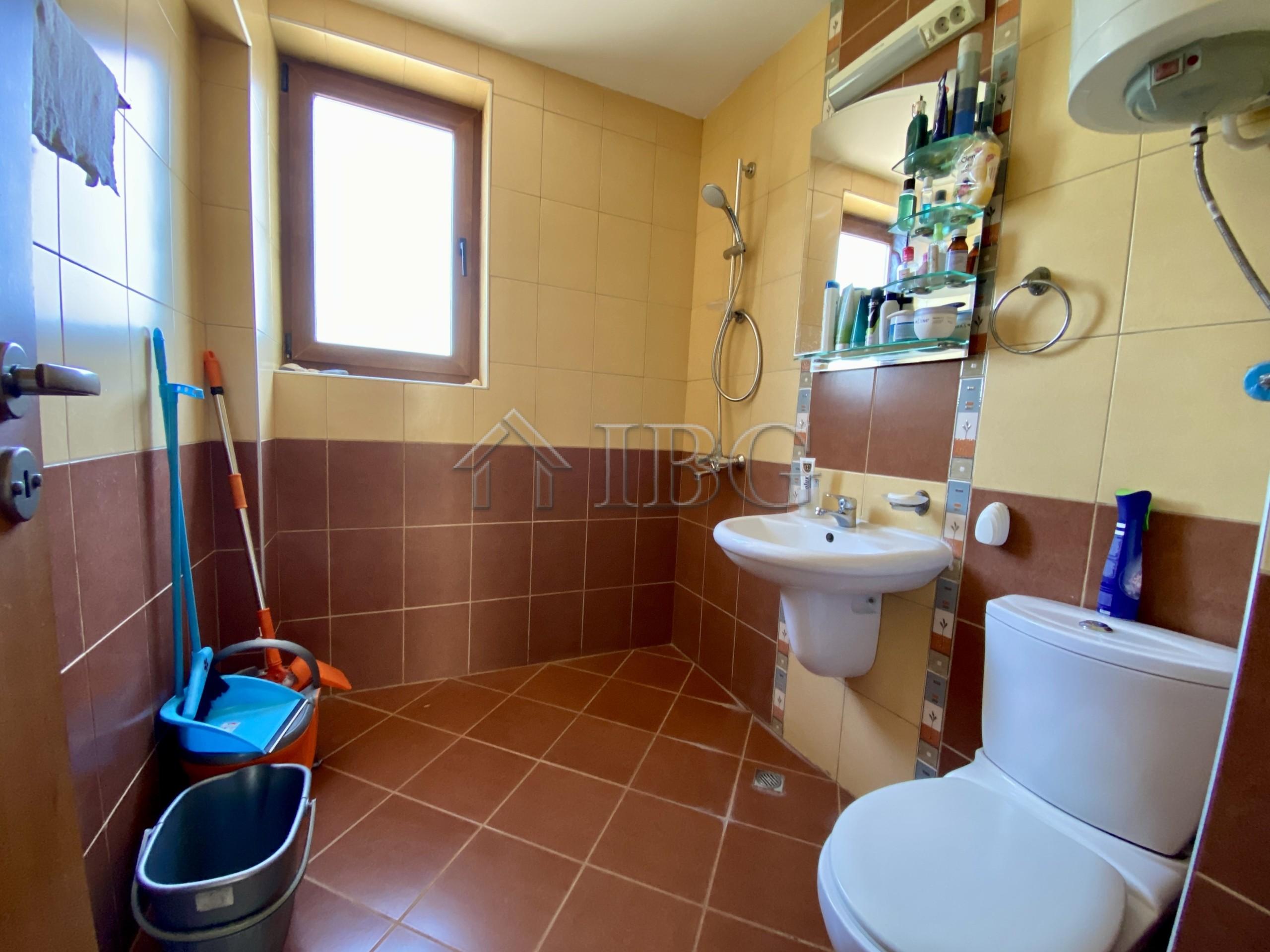 Bright and spacious One Bedroom apartment with pool view in Chateau Del Mar, Sunny Beach — photo 25 of 25