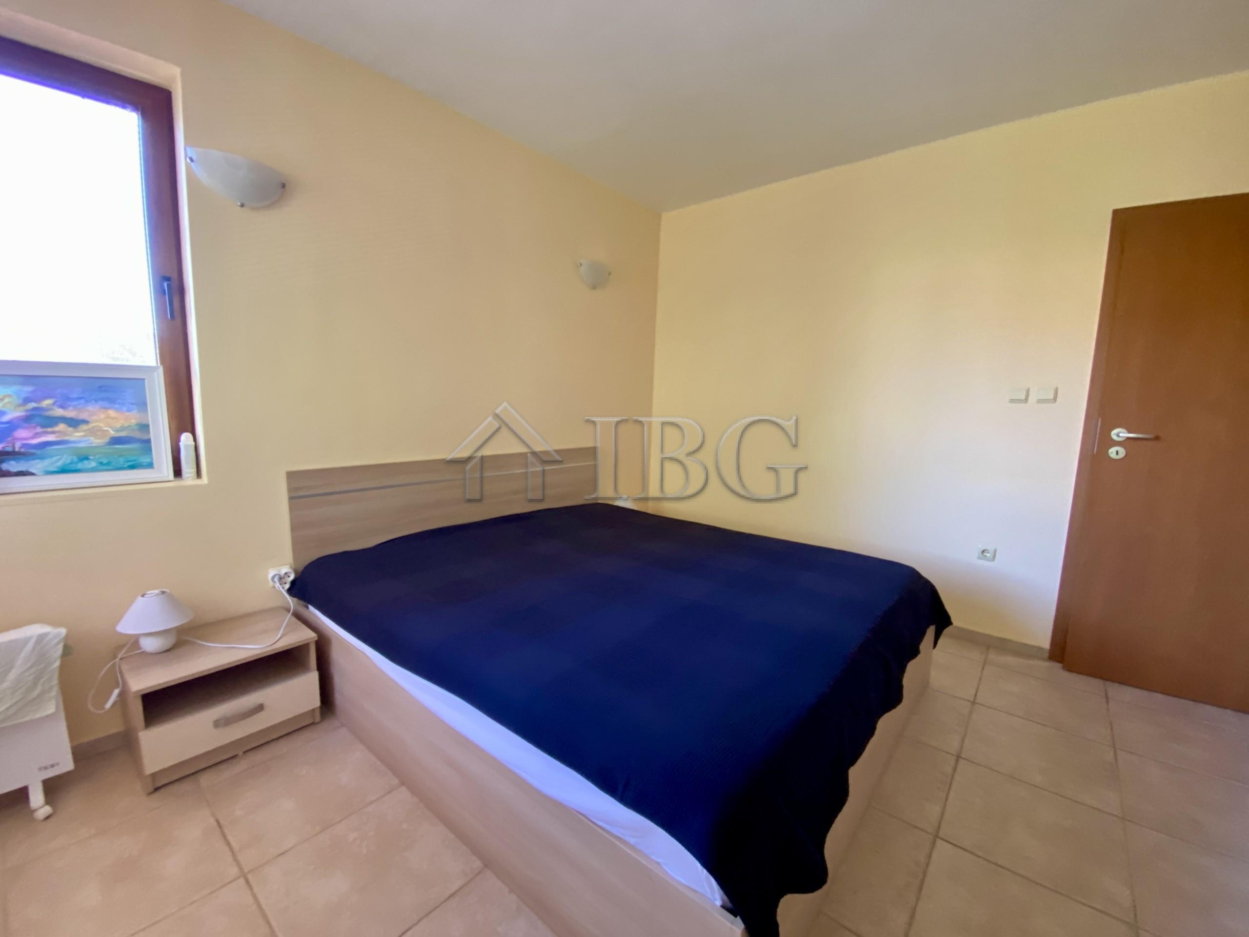 Bright and spacious One Bedroom apartment with pool view in Chateau Del Mar, Sunny Beach — photo 18 of 25