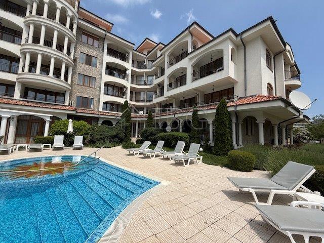 Bright and spacious One Bedroom apartment with pool view in Chateau Del Mar, Sunny Beach — main photo