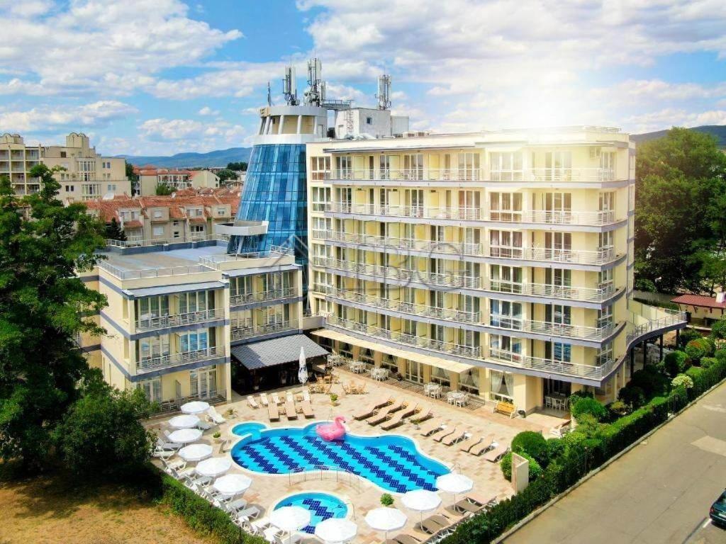 Spacious Three-Room Apartment with Large Terrace Sol e Mar, Sunny Beach — photo 21 of 24