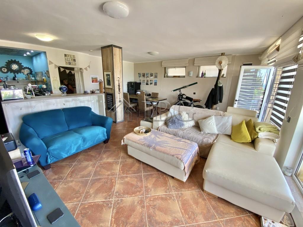 Sea View apartment with 3 bedrooms and 2 bathrooms in Sveti Vlas, no maintenance fee — photo 12 of 25