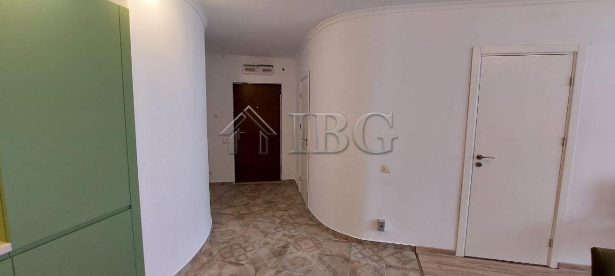 Frontal Sea & Marina View! Excellent 2-Bedroom Apartment in Arena 1, Sveti Vlas First Line — photo 9 of 19