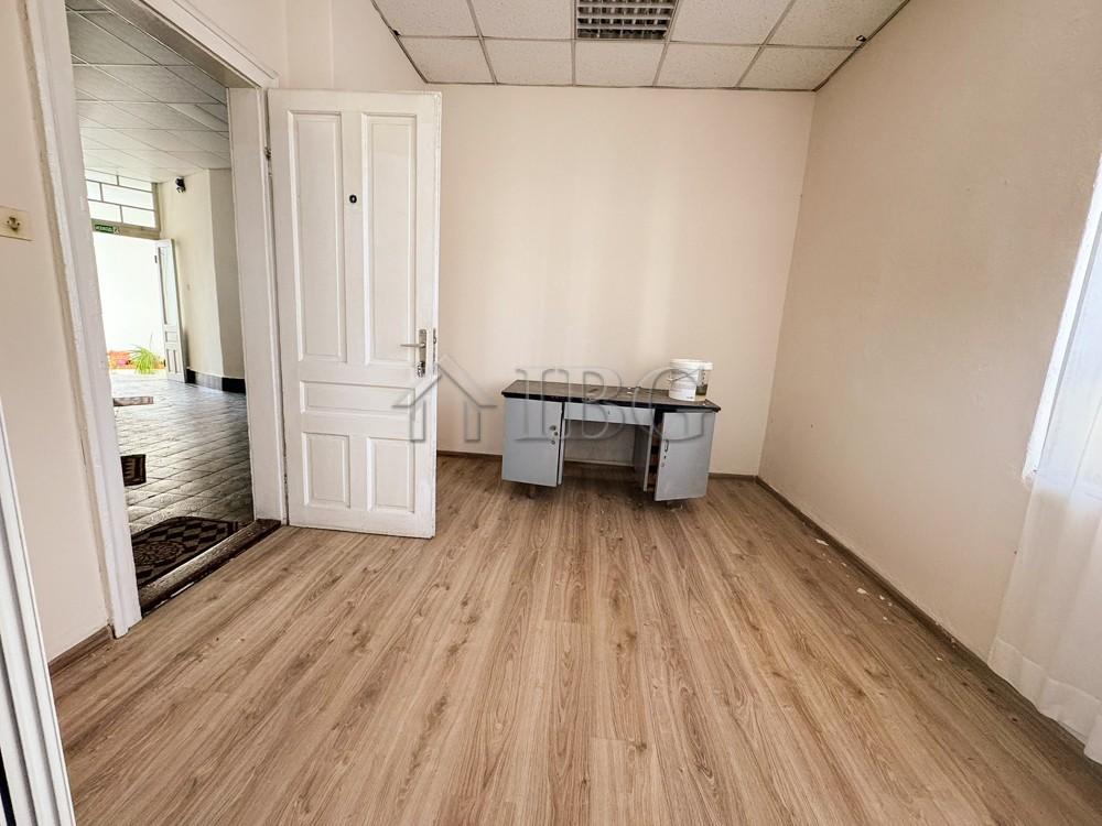 Office for Rent in the Center of Ruse - Aristocratic Building — photo 2