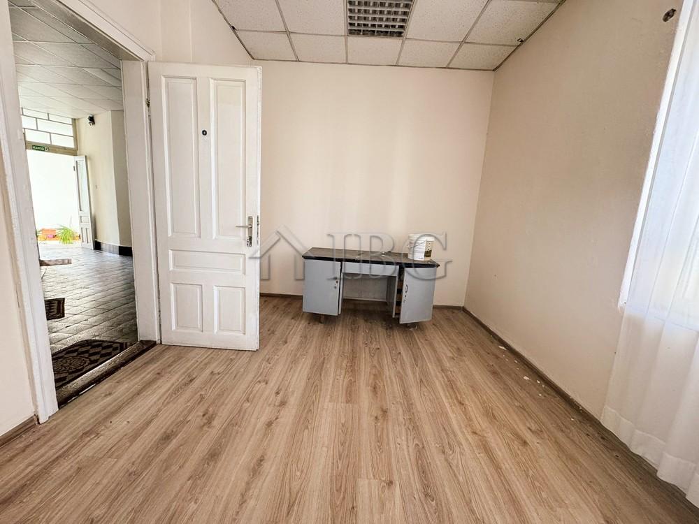 Office for Rent in the Center of Ruse - Aristocratic Building — photo 4
