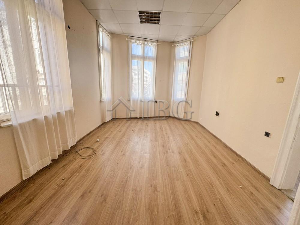 Office for Rent in the Center of Ruse - Aristocratic Building — photo 5