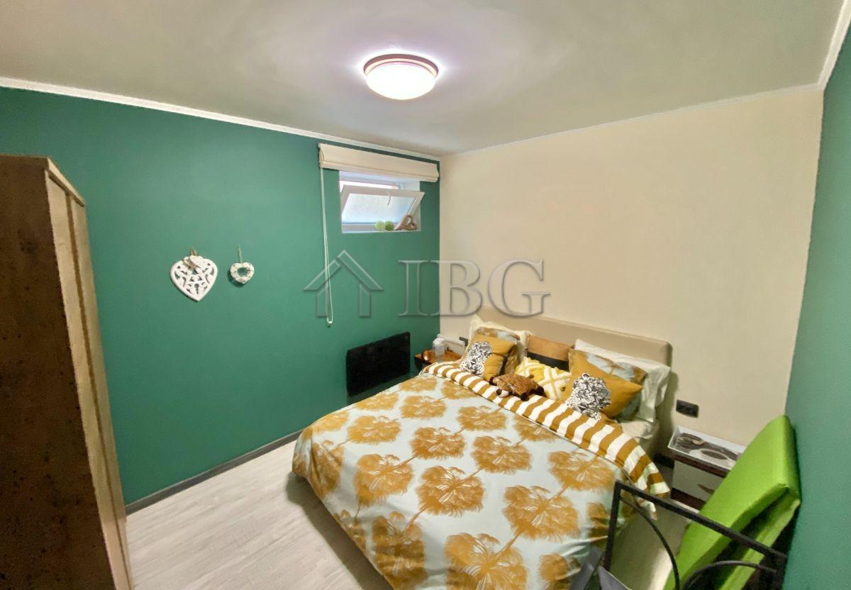 Sea View apartment with 3 bedrooms and 2 bathrooms in Sveti Vlas, no maintenance fee — photo 25 of 25