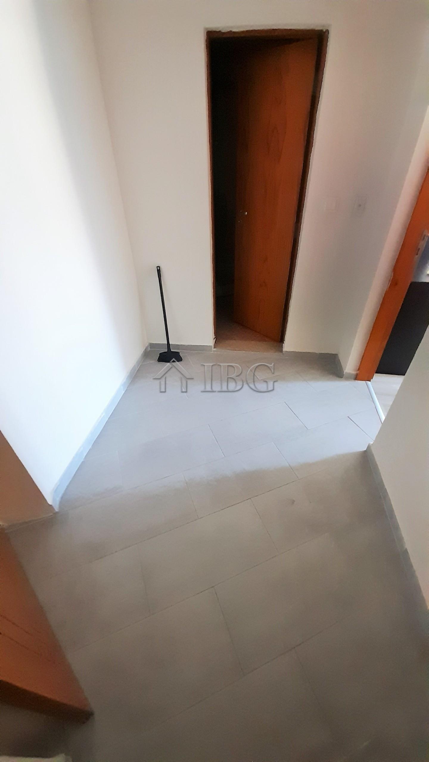Renovated One-Bedroom Apartment with Pool View in Sea Grace Complex, Sunny Beach — photo 8 of 11