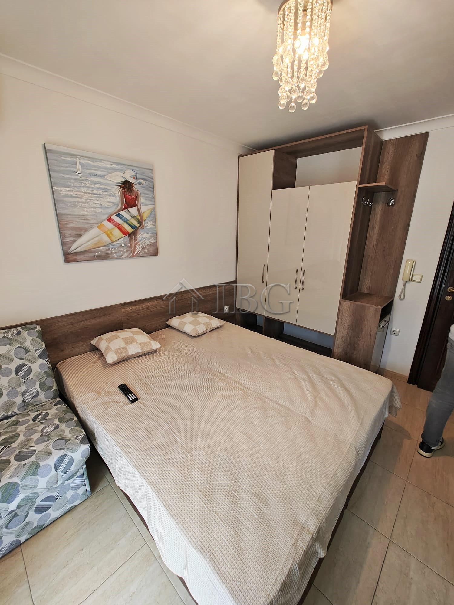 Excellent Studio Apartment with separate kitchen and balcony Arena 1, Sveti Vlas - First Line to the Sea — photo 3