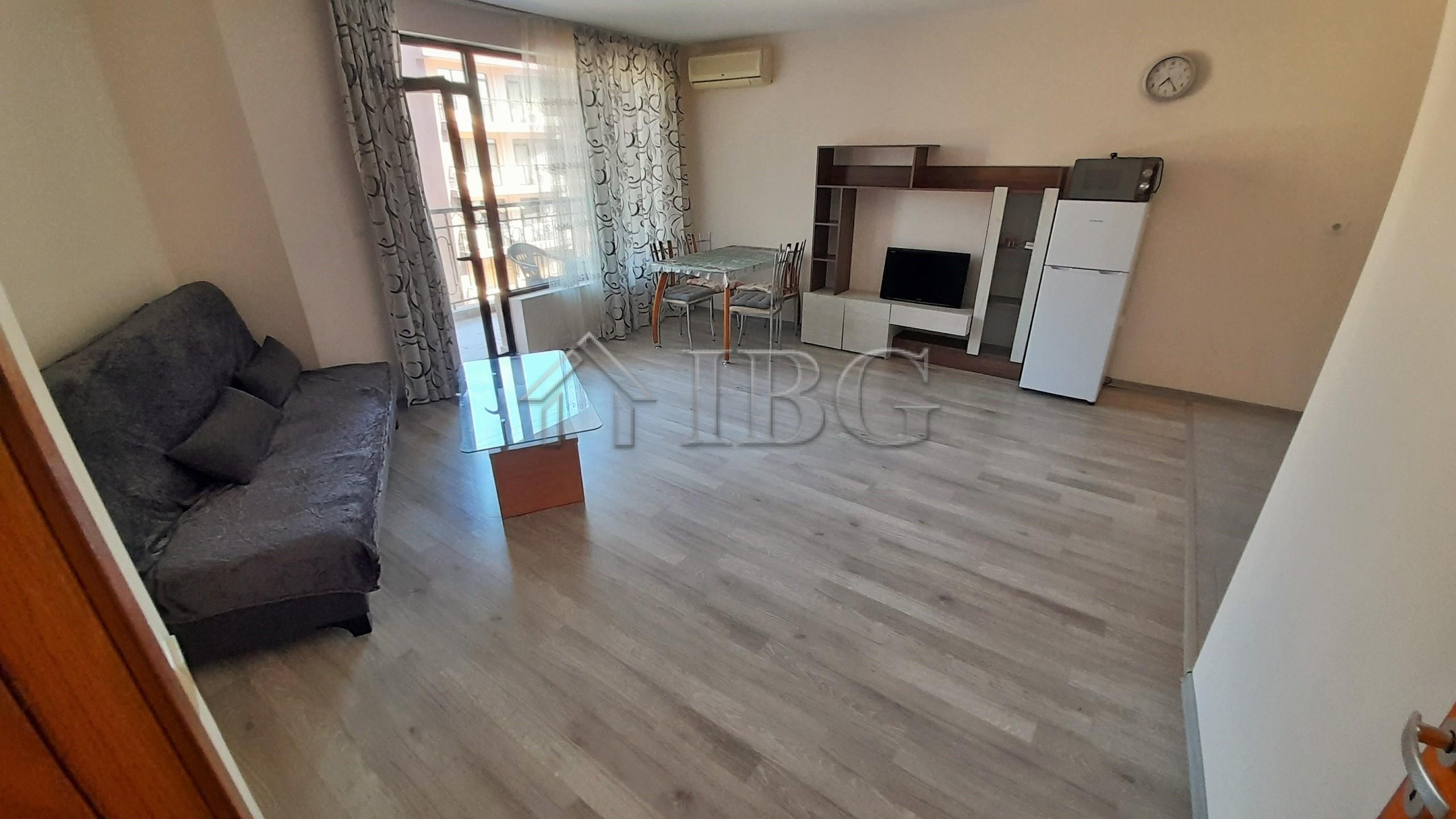 Renovated One-Bedroom Apartment with Pool View in Sea Grace Complex, Sunny Beach — photo 4 of 11