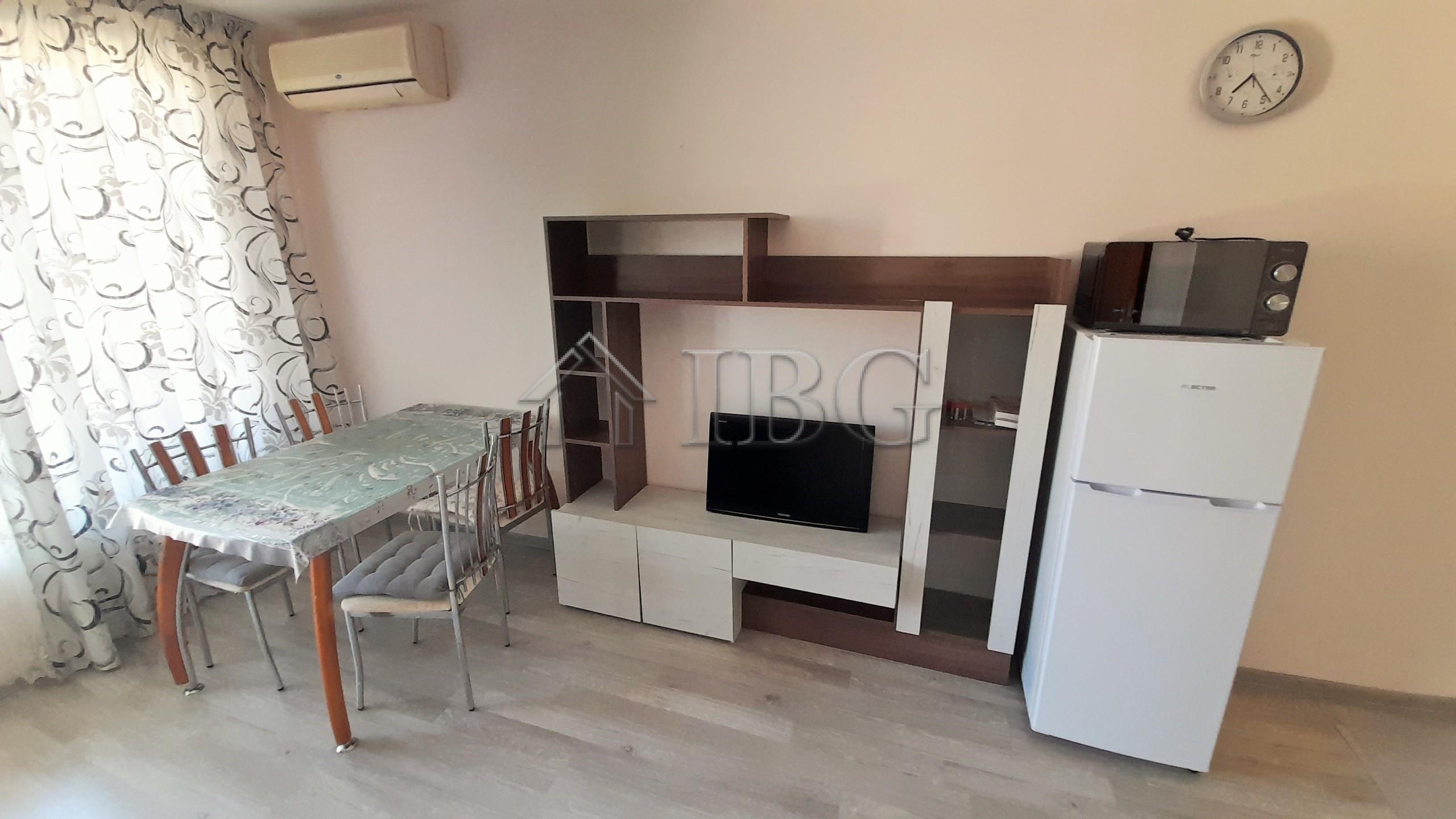 Renovated One-Bedroom Apartment with Pool View in Sea Grace Complex, Sunny Beach — photo 6 of 11