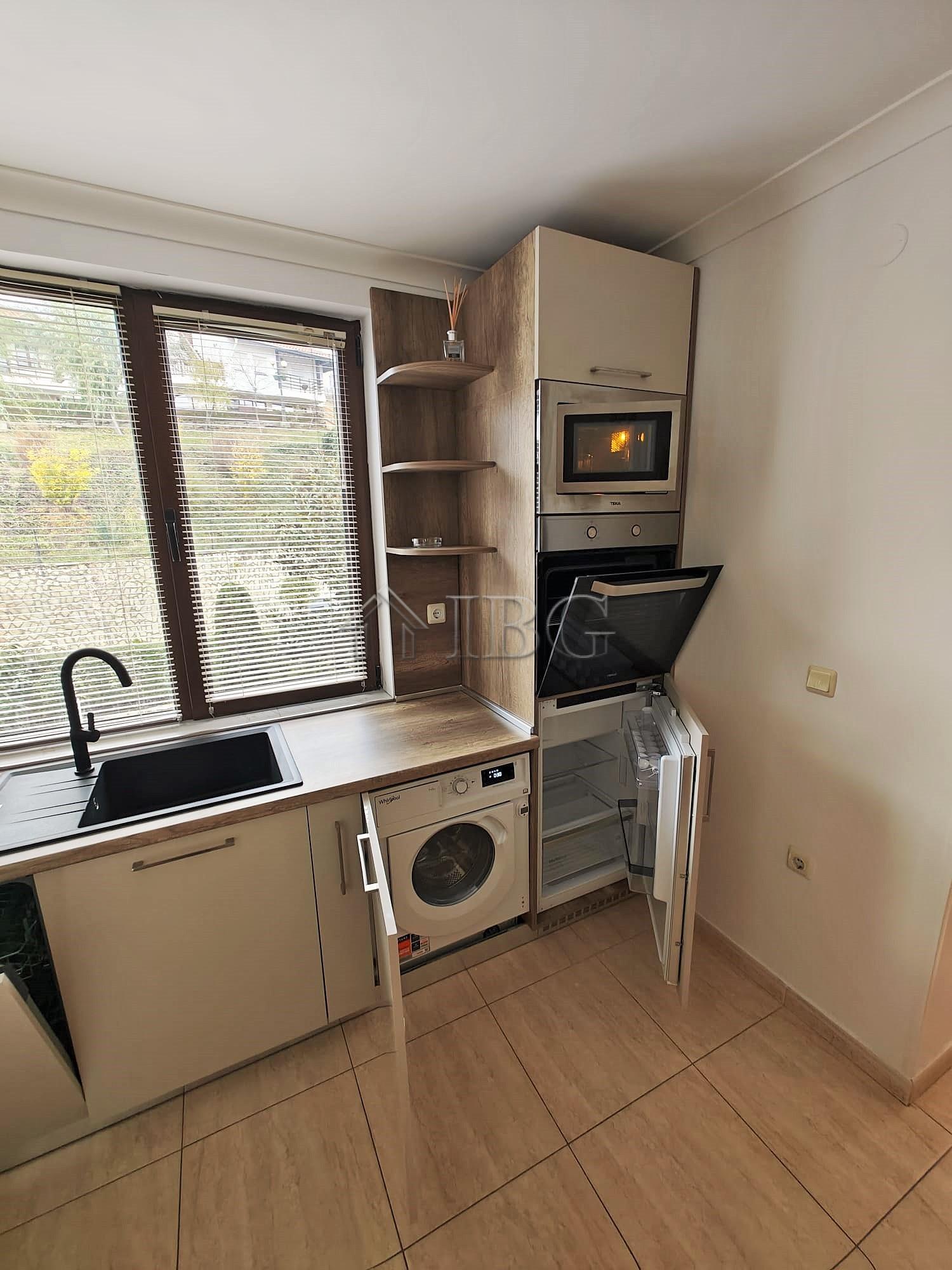 Excellent Studio Apartment with separate kitchen and balcony Arena 1, Sveti Vlas - First Line to the Sea — photo 6 of 20