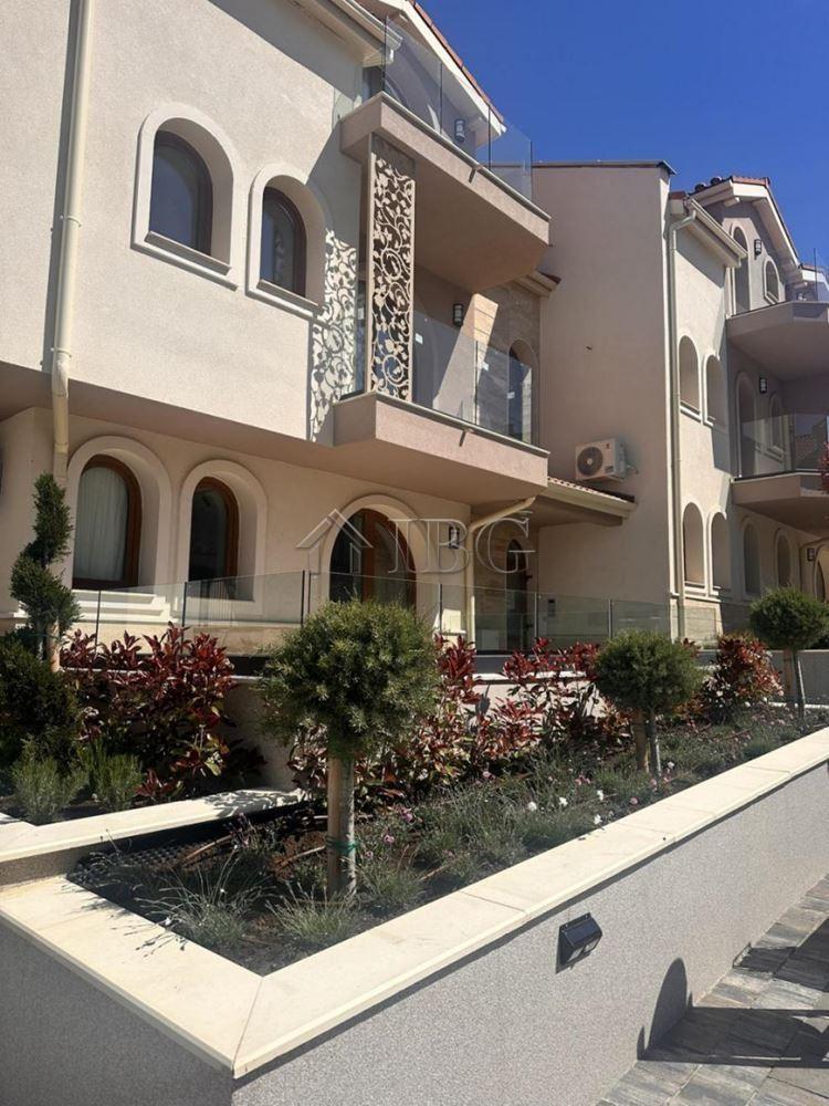 Brand new Excellent One-Bedroom Apartment with Large Terrace in the New Built Grand Village Complex, Kosharitsa — Kosharitsa