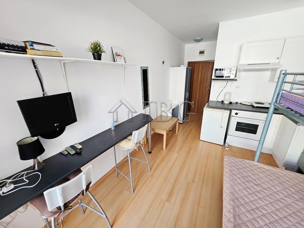 Bright Studio with Balcony & Pool View Sunny Day 6, Sunny Beach — photo 12 of 16