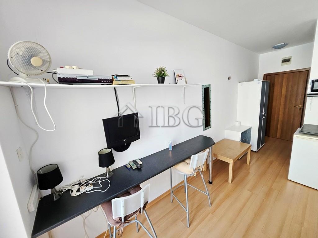 Bright Studio with Balcony & Pool View Sunny Day 6, Sunny Beach — photo 13 of 16