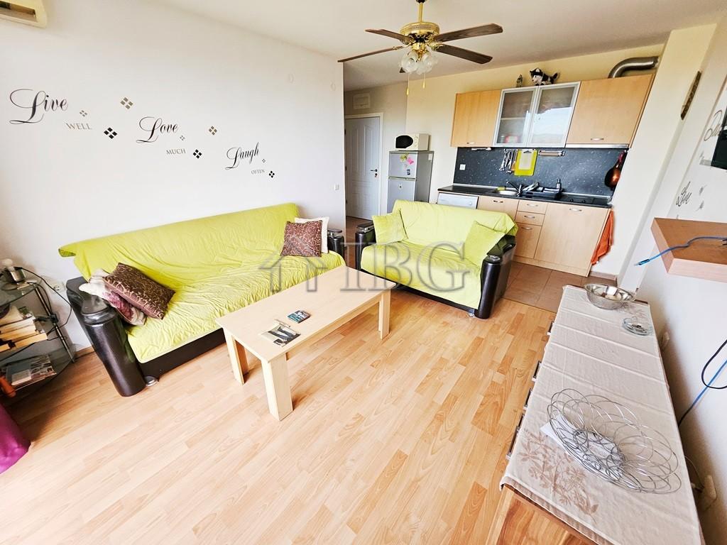 Ready-to-Move 2-Bedroom Apartment Holiday Fort Golf Club, Sunny Beach — photo 11 of 25