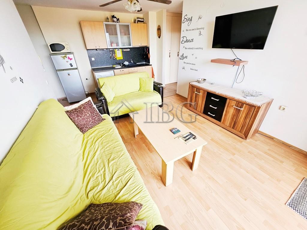 Ready-to-Move 2-Bedroom Apartment Holiday Fort Golf Club, Sunny Beach — photo 10 of 25